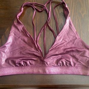 Victoria Secret: Ultimate lightly lined sports bra